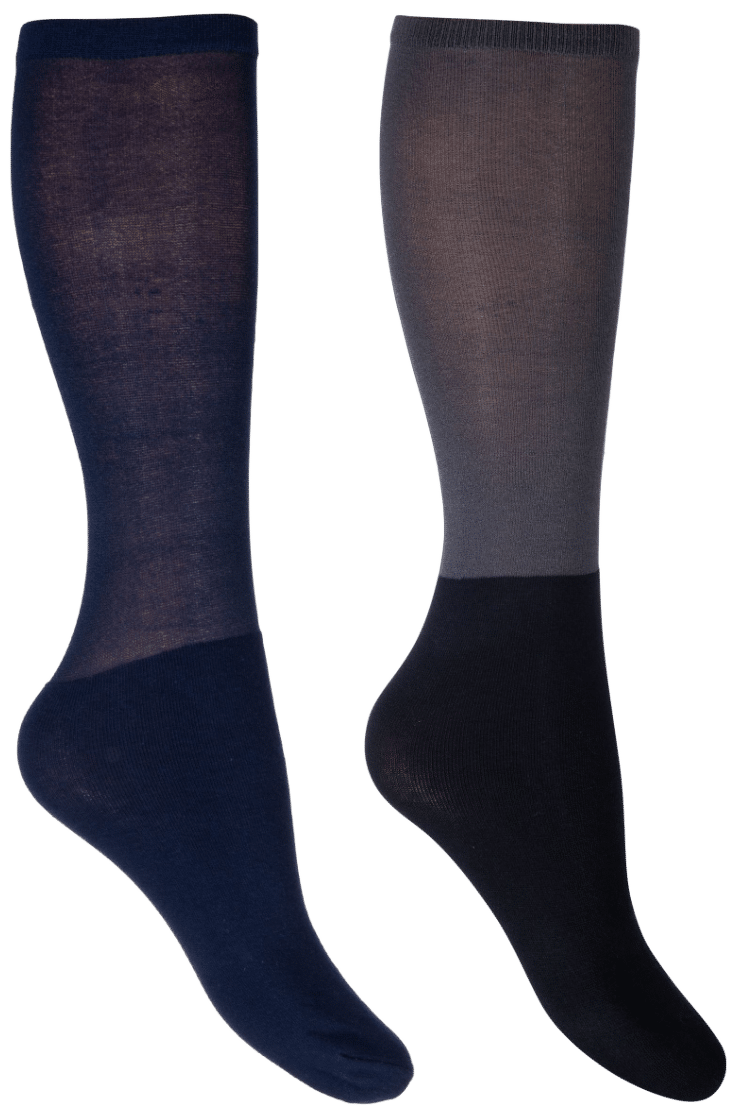 Zu sehen sind Reitsocken des selben Modells. Einmal in Dunkelblau und einmal in Schwarz.